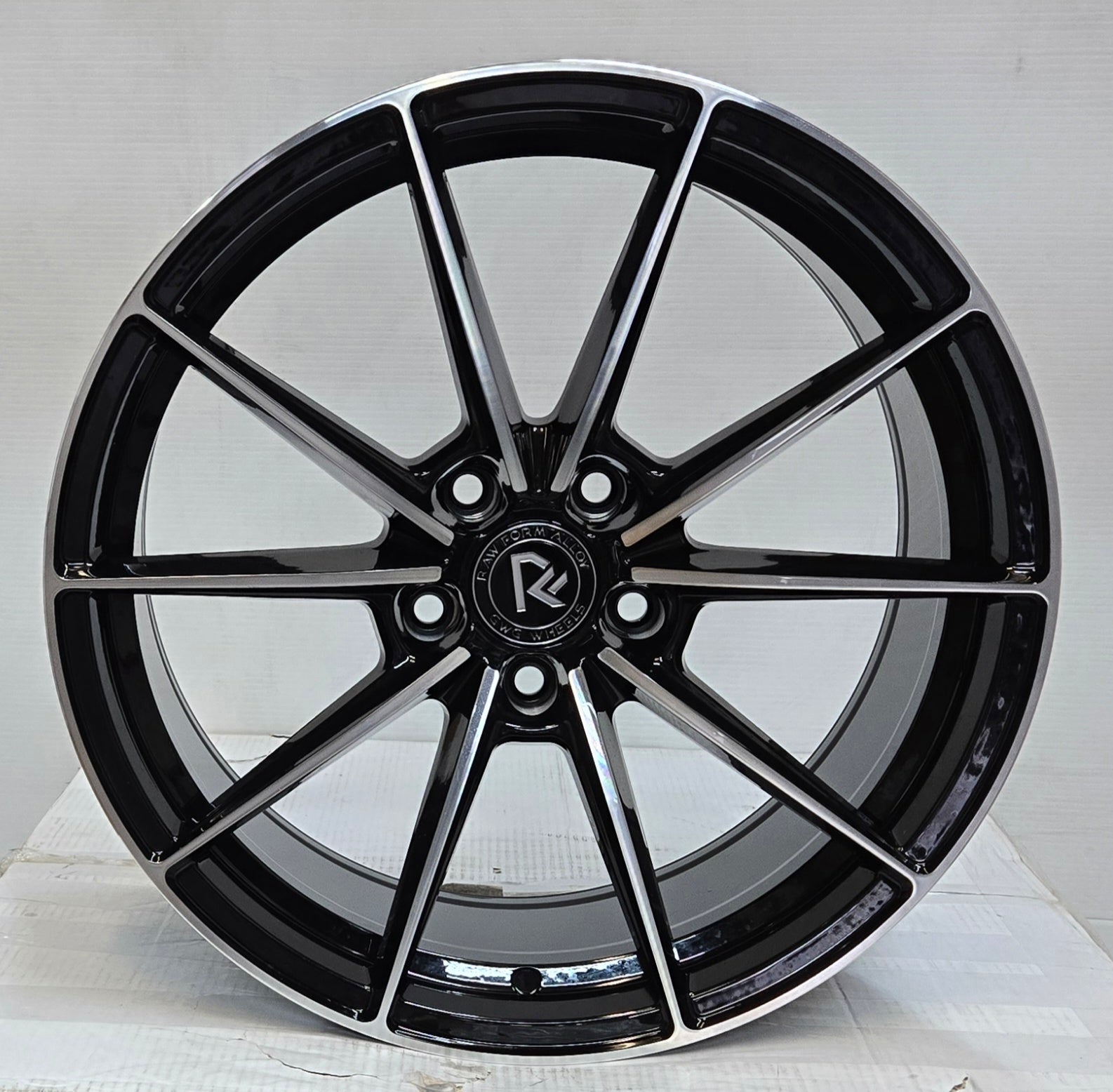 GWG RF7 19X8.5 5X120 BLACK MACHINED FACE CB74.1 ET33