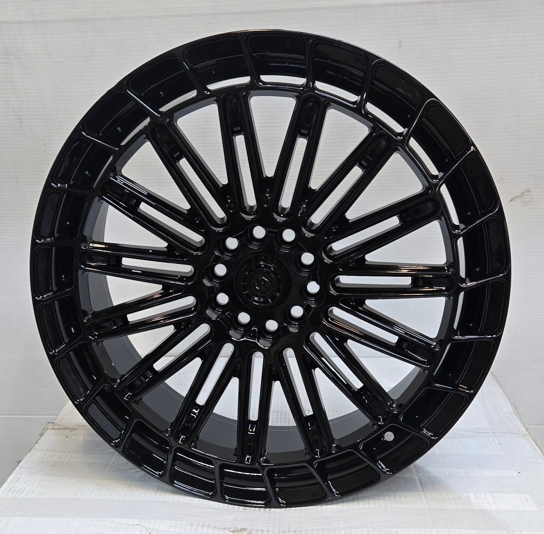 AXIA AF-31 20X8.5 5X114.3 5X120 GLOSS BLACK CB73.1 ET35