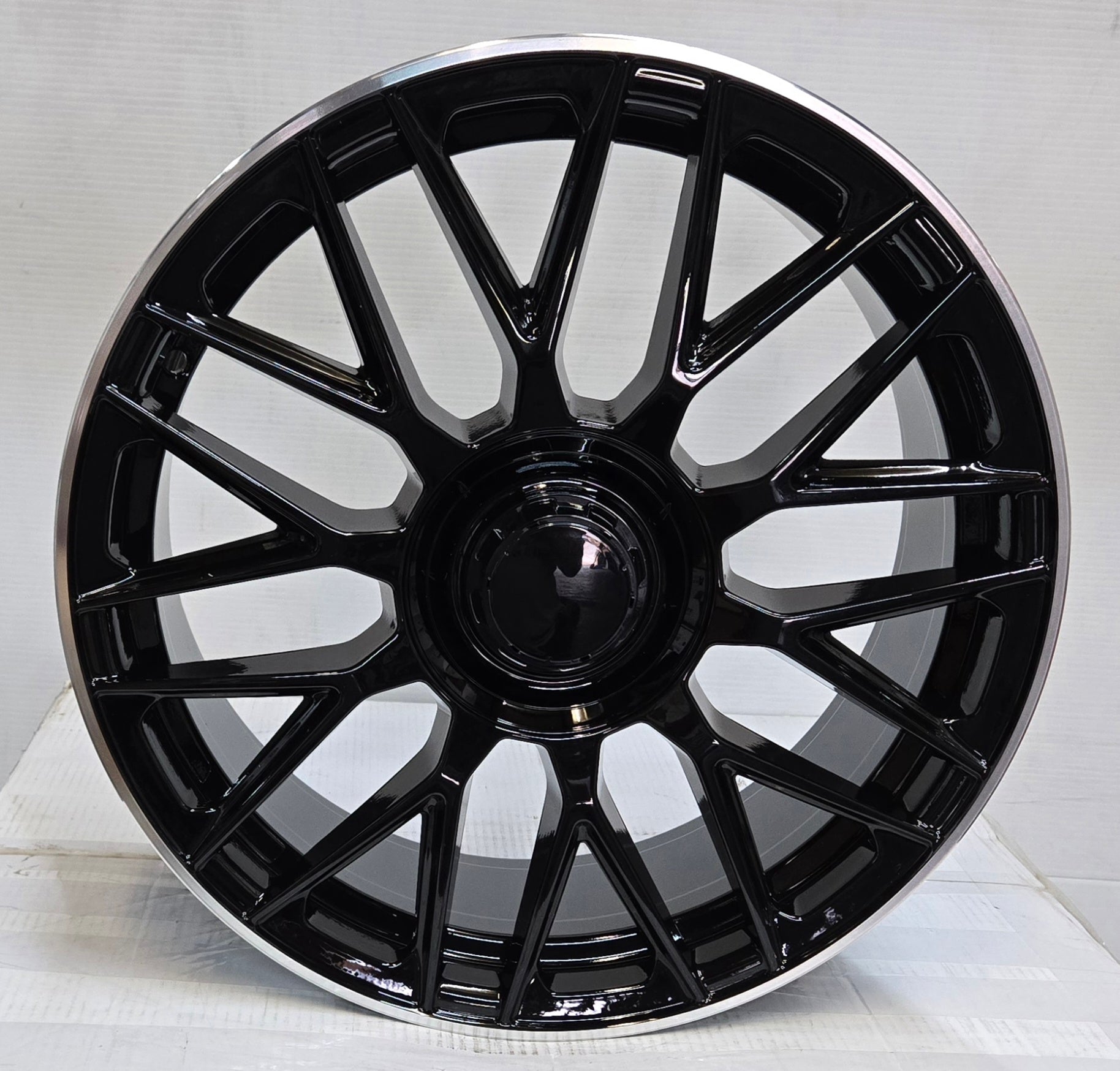 1118 846 18x8.0 5x112 GLOSS BLACK CB66.6 ET35