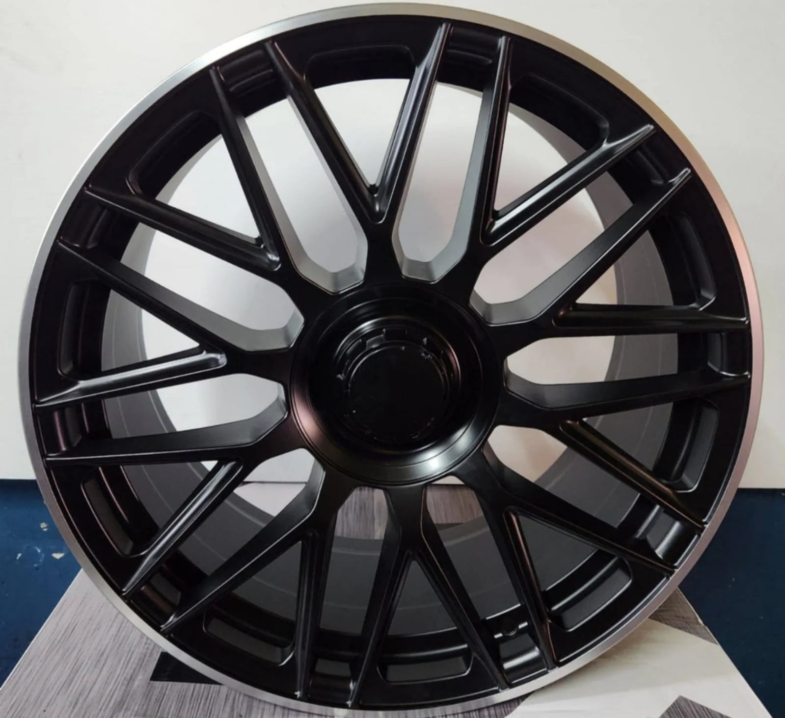 OE-1118 22X10.5 5X112 PIANO BLACK MACHINED FACE