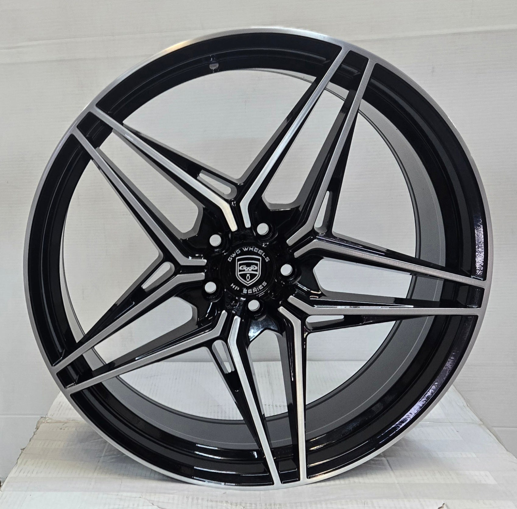 GWG HP5 22X9.0 5X120 GLOSS BLACK BRUSHED CB74.1 ET30