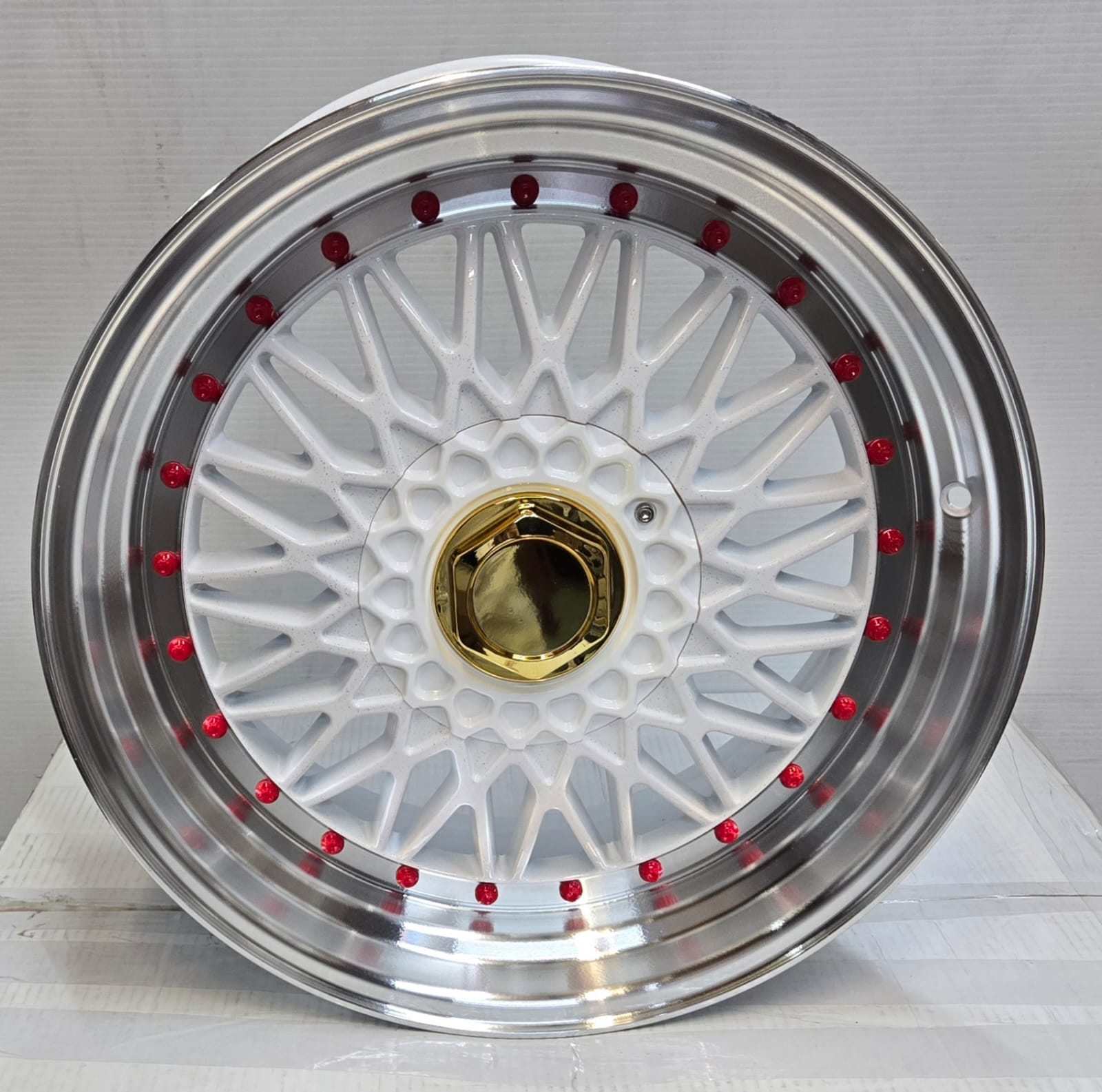 171701 17X8.5 5X100 5X114.3 PEARL WHITE MACHINED LIP RED RIVETS CB73.1 ET30
