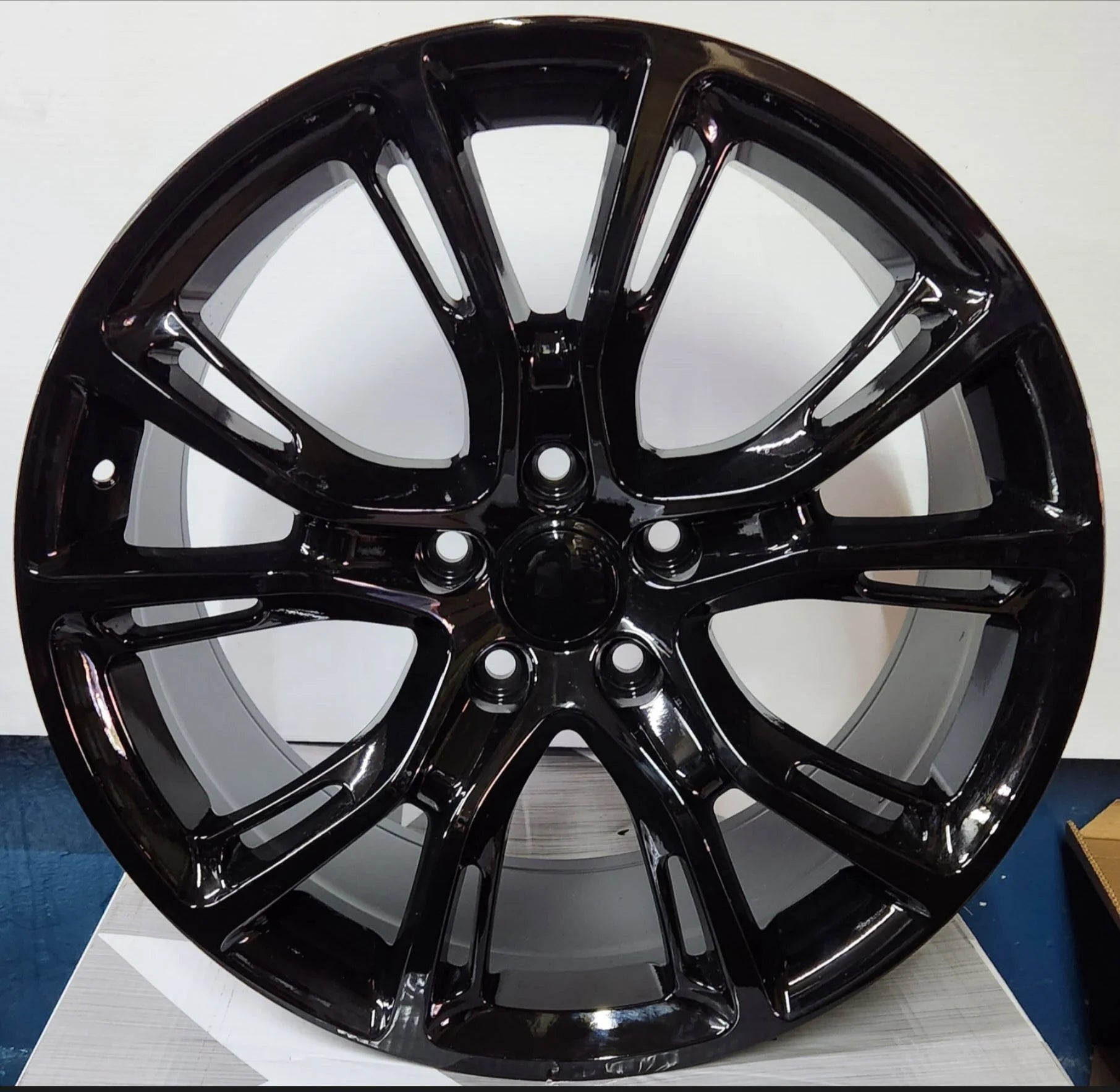 W568 20X9.5 5X127 GLOSS BLACK CB71.6 ET32