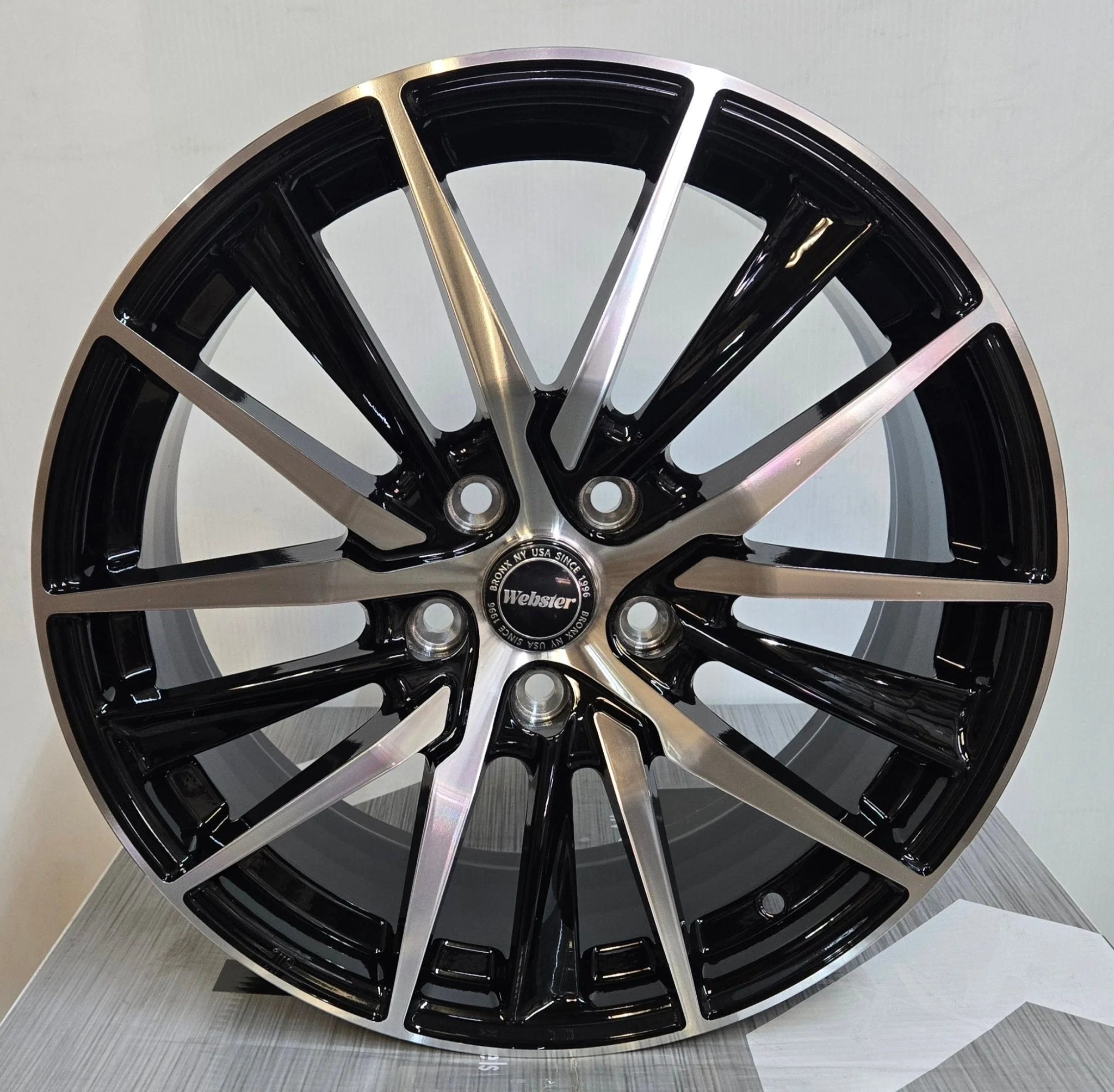 H893 5-V STYLE 18X8.0 5X114.3 PIANO BLACK MACHINED