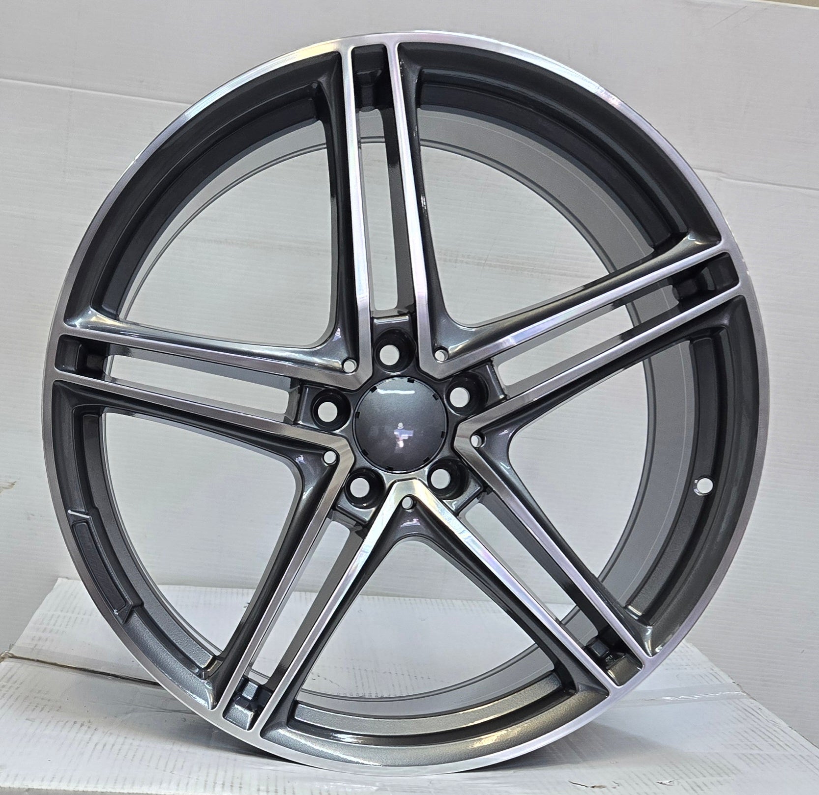 850 20X8.5 5X112 GUNMETAL CB66.6 ET45