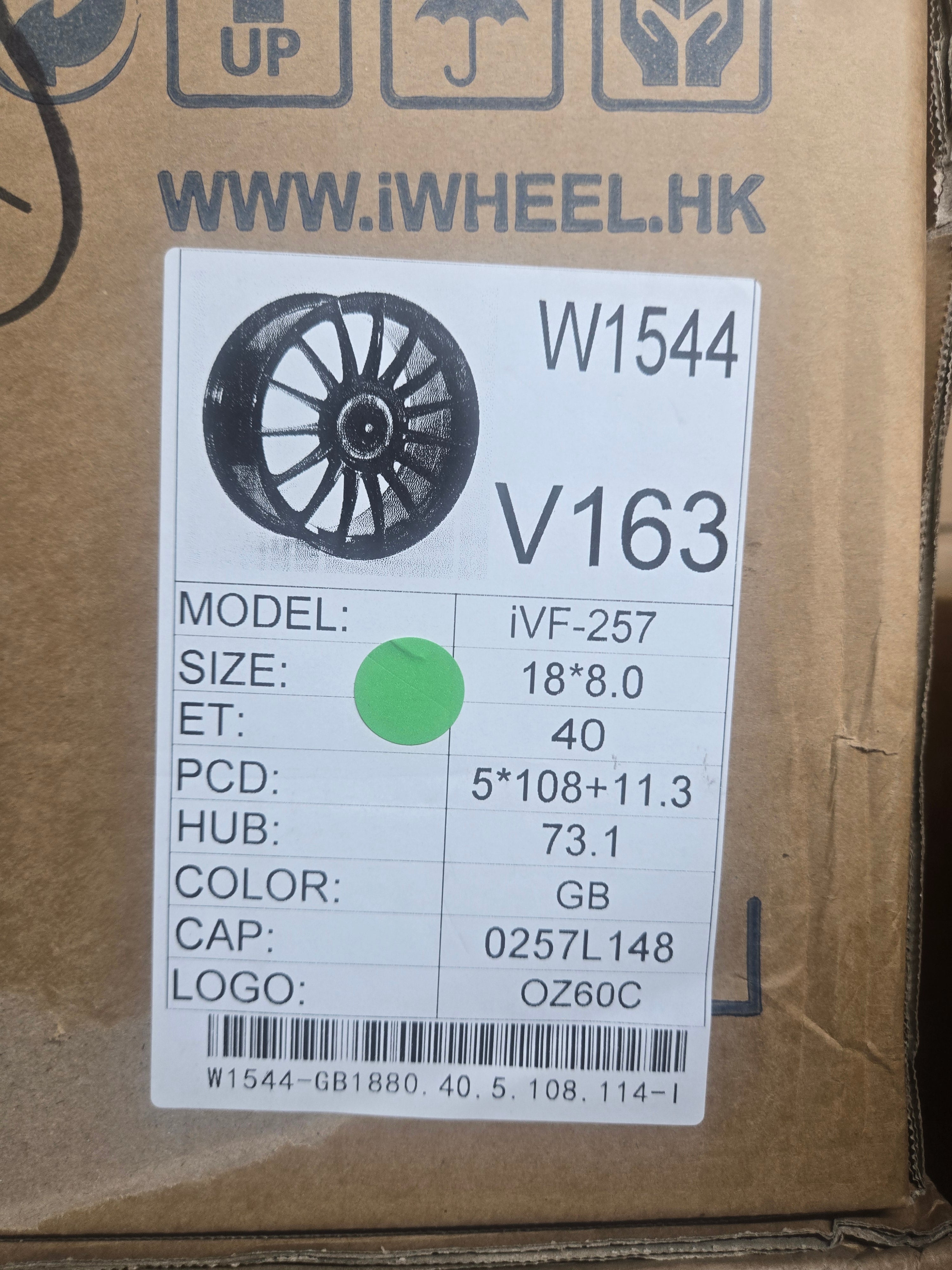 W1544 18X8.0 5X108 5X114.3 GLOSS BLACK CB73.1 ET35