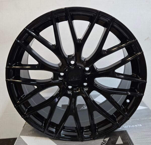 W008 19x8.5 5x112 / 5x114.3 GLOSS BLACK